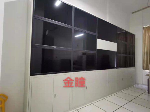 廣西北海候鳥樓盤監(jiān)控中心43寸監(jiān)視器14臺+機柜